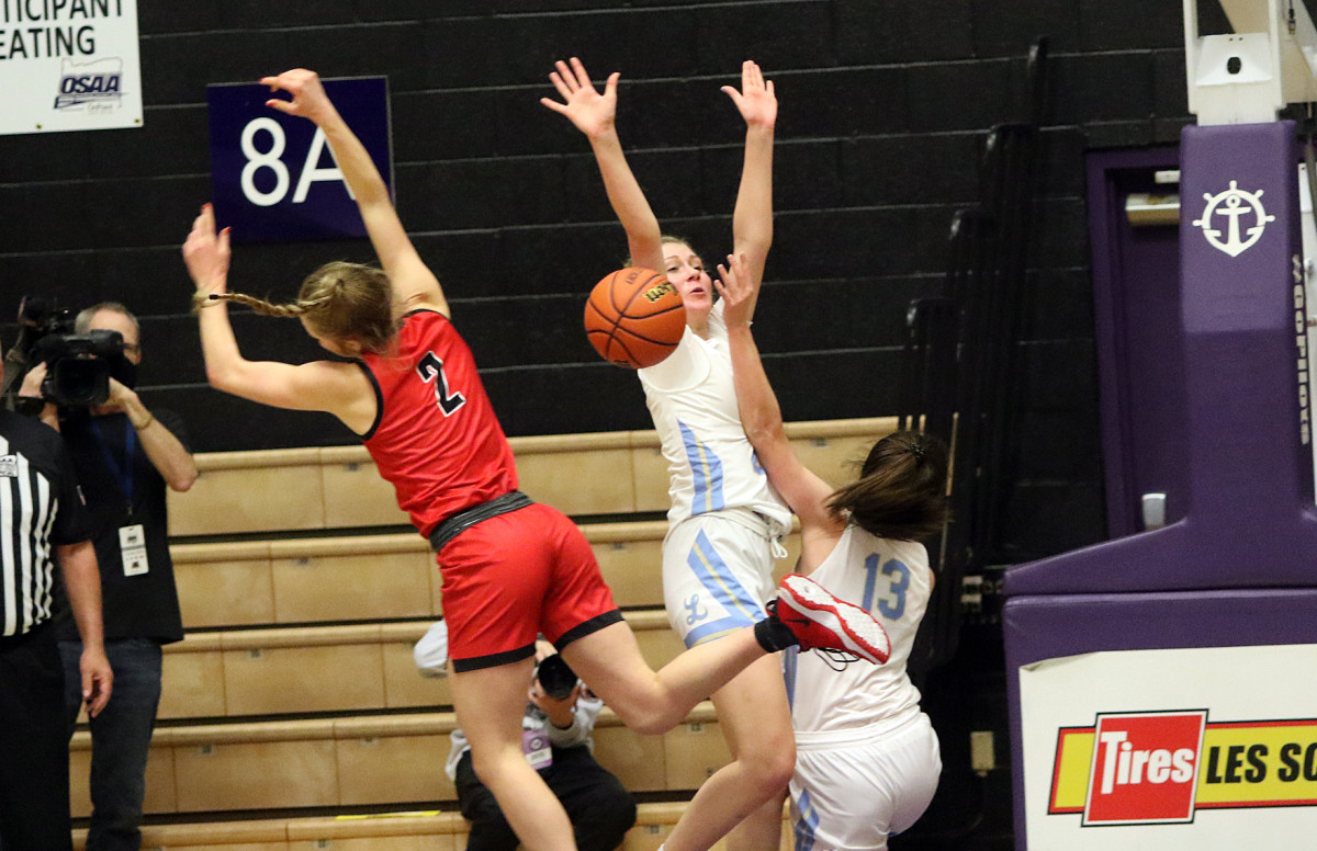 Clackamas Lakeridge girls basketball Dan Brood 31